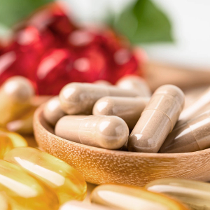 Почему некоторые витамины нельзя принимать на ночь: реальная опасность